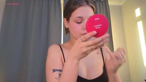 Michelle online show from October 2025 03:04:02 AM