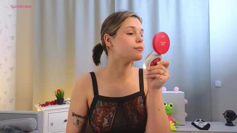 Michelle online show from October 2025 02:59:02 AM