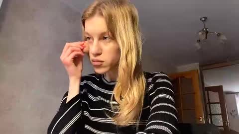 Snapshot of gladyswigg chatting on April 2026 09:07:01 AM gladyswigg online show from April 2026 09:07:01 AM