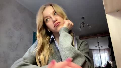 Snapshot of gladyswigg chatting on April 2026 03:13:01 PM gladyswigg online show from April 2026 03:13:01 PM