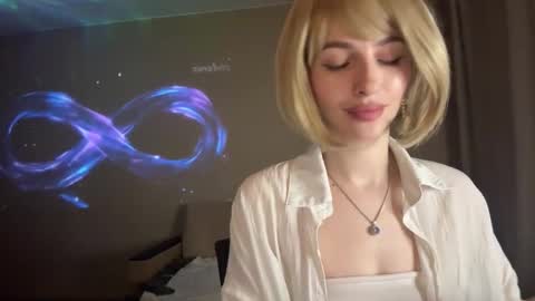 glamour_rogue online show from February 2026 04:18:01 PM