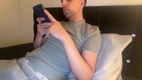 Snapshot of glamour_xo chatting on November 2025 12:49:01 AM Glamour online show from November 2025 12:49:01 AM