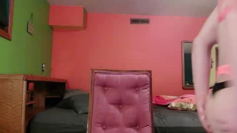 Snapshot of glamtransgoddess15 chatting on October 2025 02:12:01 PM glam trans goddess online show from October 2025 02:12:01 PM