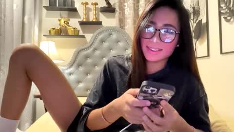 gleiahong online show from June 2026 12:42:02 PM