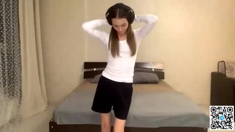 Snapshot of glennbloebaum chatting on November 2025 11:03:01 AM Catalina online show from November 2025 11:03:01 AM