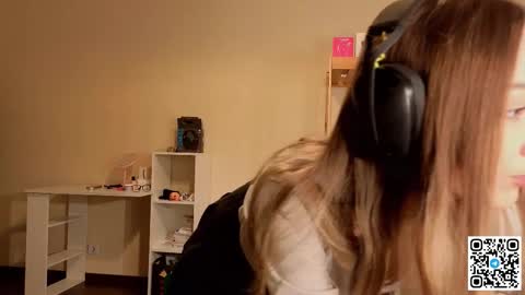 Snapshot of glennbloebaum chatting on December 2025 11:08:01 AM Catalina online show from December 2025 11:08:01 AM