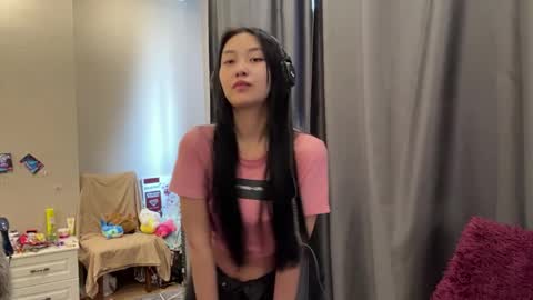 Mia online show from April 2026 07:31:01 AM