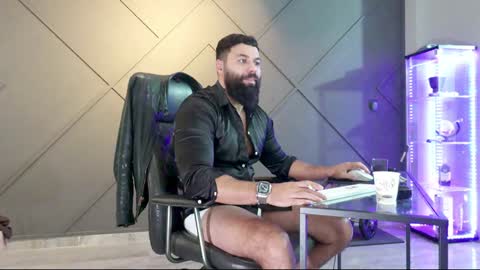 Matthew .. for short call me Matt online show from December 2024 05:09:02 AM