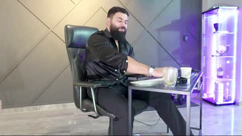 Matthew .. for short call me Matt online show from December 2024 04:21:01 AM