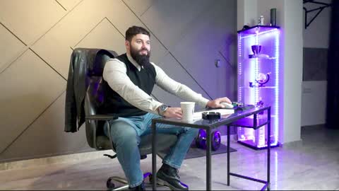 Matthew .. for short call me Matt online show from December 2024 04:07:02 AM