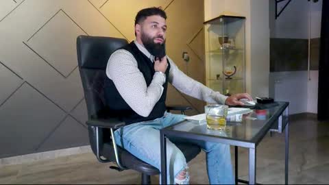 Matthew .. for short call me Matt online show from February 2025 11:21:02 PM