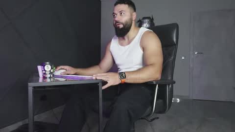 Snapshot of glennmasters chatting on November 2025 07:40:01 AM Matthew .. for short call me Matt online show from November 2025 07:40:01 AM