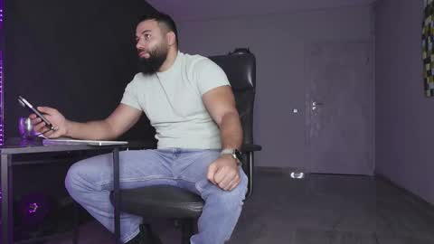 Snapshot of glennmasters chatting on November 2025 04:49:01 AM Matthew .. for short call me Matt online show from November 2025 04:49:01 AM