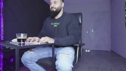 Snapshot of glennmasters chatting on December 2025 04:40:02 AM Matthew .. for short call me Matt online show from December 2025 04:40:02 AM