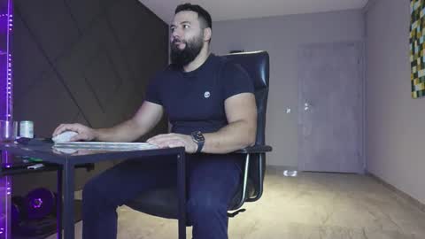 Snapshot of glennmasters chatting on December 2025 03:46:02 AM Matthew .. for short call me Matt online show from December 2025 03:46:02 AM