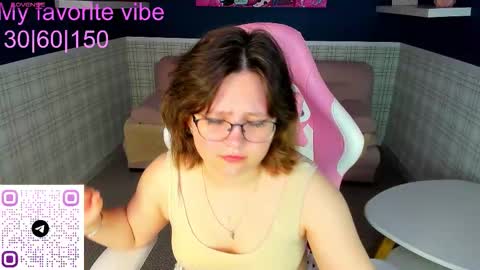 glimmer_goddesss online show from October 2025 01:50:02 AM