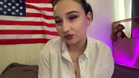 Milena online show from May 2026 06:09:01 AM