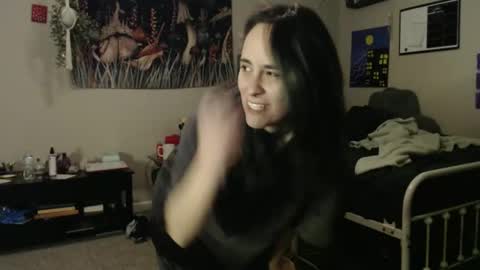 Snapshot of glitterspace chatting on January 2026 09:26:02 AM anna online show from January 2026 09:26:02 AM