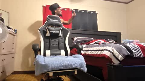 glomightyj online show from May 2026 10:16:02 PM