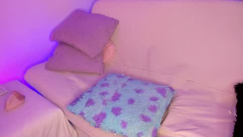 Mimi online show from February 2025 05:50:01 PM