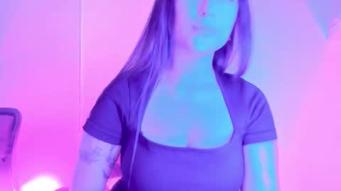 Mimi online show from December 2025 07:00:01 PM