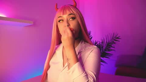 Mimi online show from January 2026 08:03:02 PM