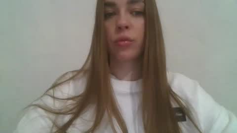 gloria954807 online show from March 2026 05:28:01 PM