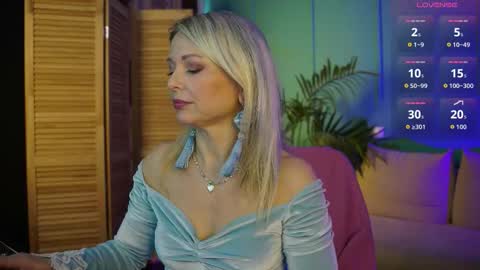 Snapshot of gloria_lovely chatting on October 2025 10:47:02 AM Gloria online show from October 2025 10:47:02 AM