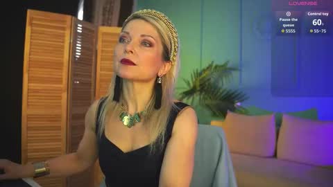 Snapshot of gloria_lovely chatting on October 2025 11:14:02 AM Gloria online show from October 2025 11:14:02 AM