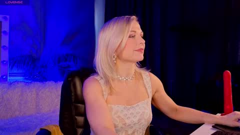 Snapshot of gloria_lovely chatting on February 2026 10:53:02 AM Gloria online show from February 2026 10:53:02 AM