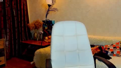 Snapshot of gloria_wood chatting on November 2025 04:35:01 PM Gloria Wood online show from November 2025 04:35:01 PM