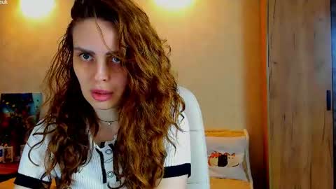 Gloria Wood online show from June 2026 07:14:02 PM