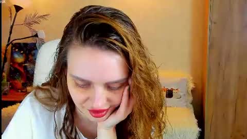 Gloria Wood online show from June 2026 07:39:02 PM