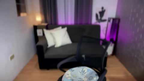 Snapshot of gloriousslutshay chatting on September 2025 05:09:01 AM shy online show from September 2025 05:09:01 AM