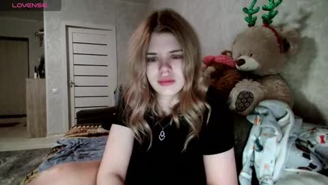 Snapshot of glossy_girl_1 chatting on December 2024 02:53:01 AM Roxy online show from December 2024 02:53:01 AM