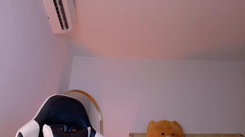 Ariluz online show from July 2026 12:29:02 AM