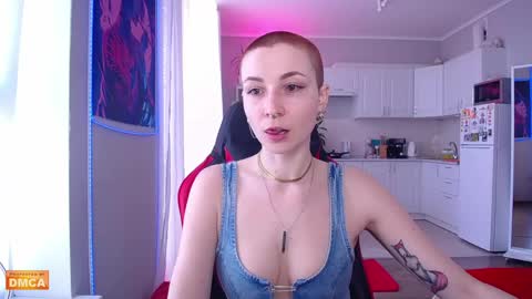Snapshot of goddess_elpisfoxter chatting on May 2026 10:33:01 AM Elpis Foxter online show from May 2026 10:33:01 AM