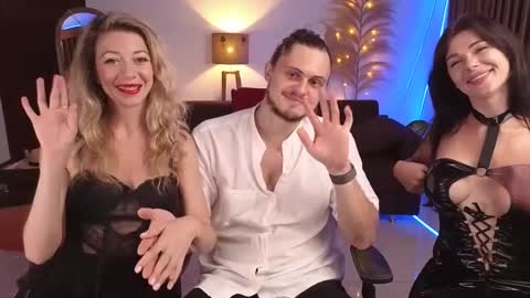   330 UTC2 girls   online show from January 2025 03:22:02 AM