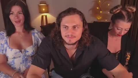   330 UTC2 girls   online show from March 2025 03:24:01 AM