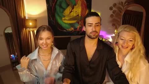 Snapshot of goddess_marylin chatting on May 2026 02:41:02 AM 330 UTC2 girls online show from May 2026 02:41:02 AM
