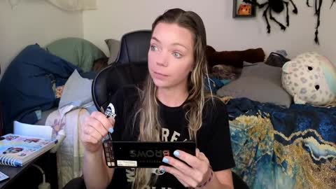 Snapshot of goddess_of_mars chatting on January 2025 03:22:01 PM Patricia Mars Goddess of Mars twitter thegoddessmindy online show from January 2025 03:22:01 PM