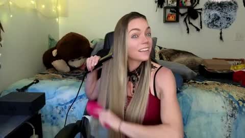 Snapshot of goddess_of_mars chatting on February 2025 03:43:01 PM Patricia Mars Goddess of Mars twitter thegoddessmindy online show from February 2025 03:43:01 PM