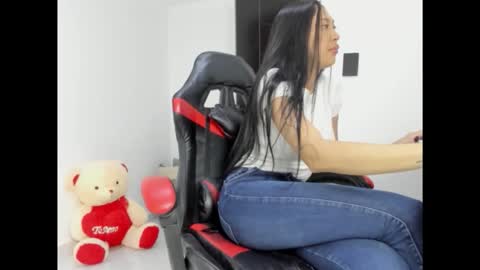 goddess_of_pigs online show from April 2026 06:40:02 AM