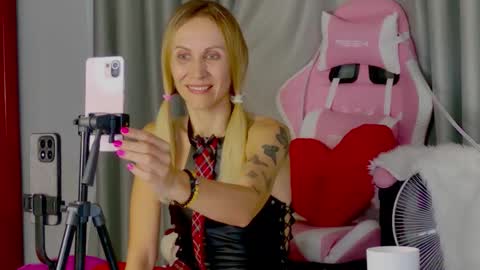 Katarina online show from November 2025 09:09:01 AM