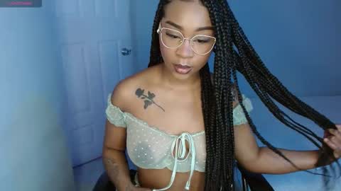 Snapshot of goddess_val chatting on November 2025 10:13:02 AM Valentina online show from November 2025 10:13:02 AM