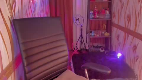 Snapshot of goddessbarbiecum4u chatting on December 2024 02:27:01 AM Barbie Brown online show from December 2024 02:27:01 AM