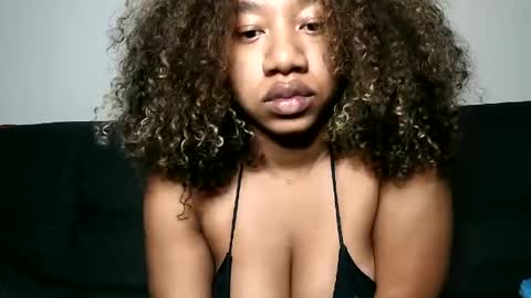 Snapshot of goddessdaisysky chatting on January 2025 01:41:02 PM Goddess Daisy Sky online show from January 2025 01:41:02 PM