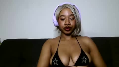 Snapshot of goddessdaisysky chatting on January 2025 01:31:01 AM Goddess Daisy Sky online show from January 2025 01:31:01 AM