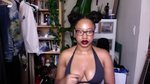 Snapshot of goddessdaisysky chatting on September 2025 05:12:02 PM Goddess Daisy Sky online show from September 2025 05:12:02 PM