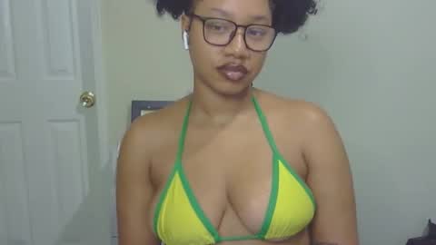 Snapshot of goddessdaisysky chatting on October 2025 05:02:02 PM Goddess Daisy Sky online show from October 2025 05:02:02 PM